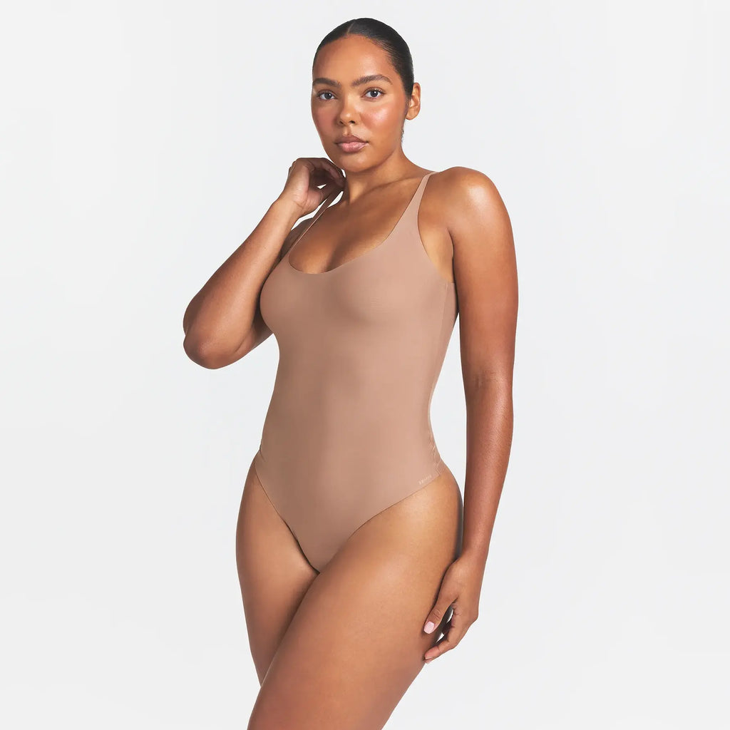 SKIMS BODY SCOOP LOW BACK THONG BODYSUIT | SIENNA