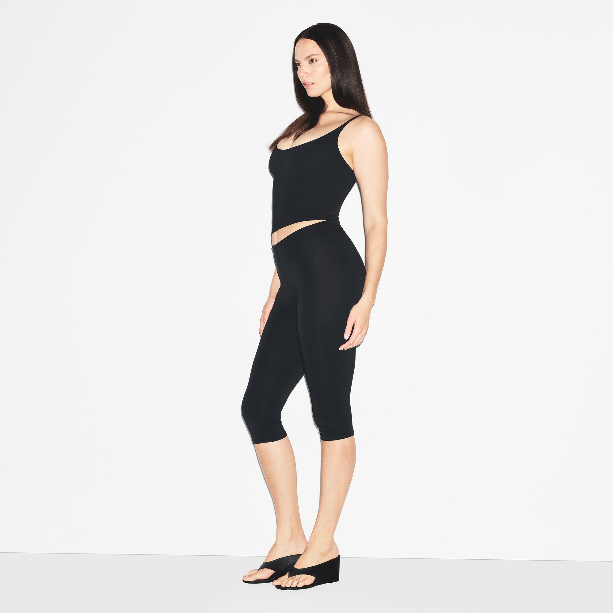 SMOOTH LAYERS HIGH-WAISTED CAPRI | OBSIDIAN