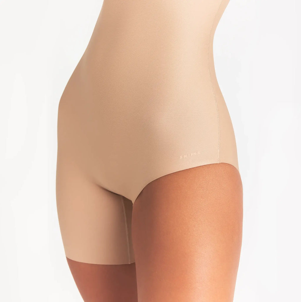 SKIMS BODY LEFT LEG SOLUTION SHORT | CLAY
