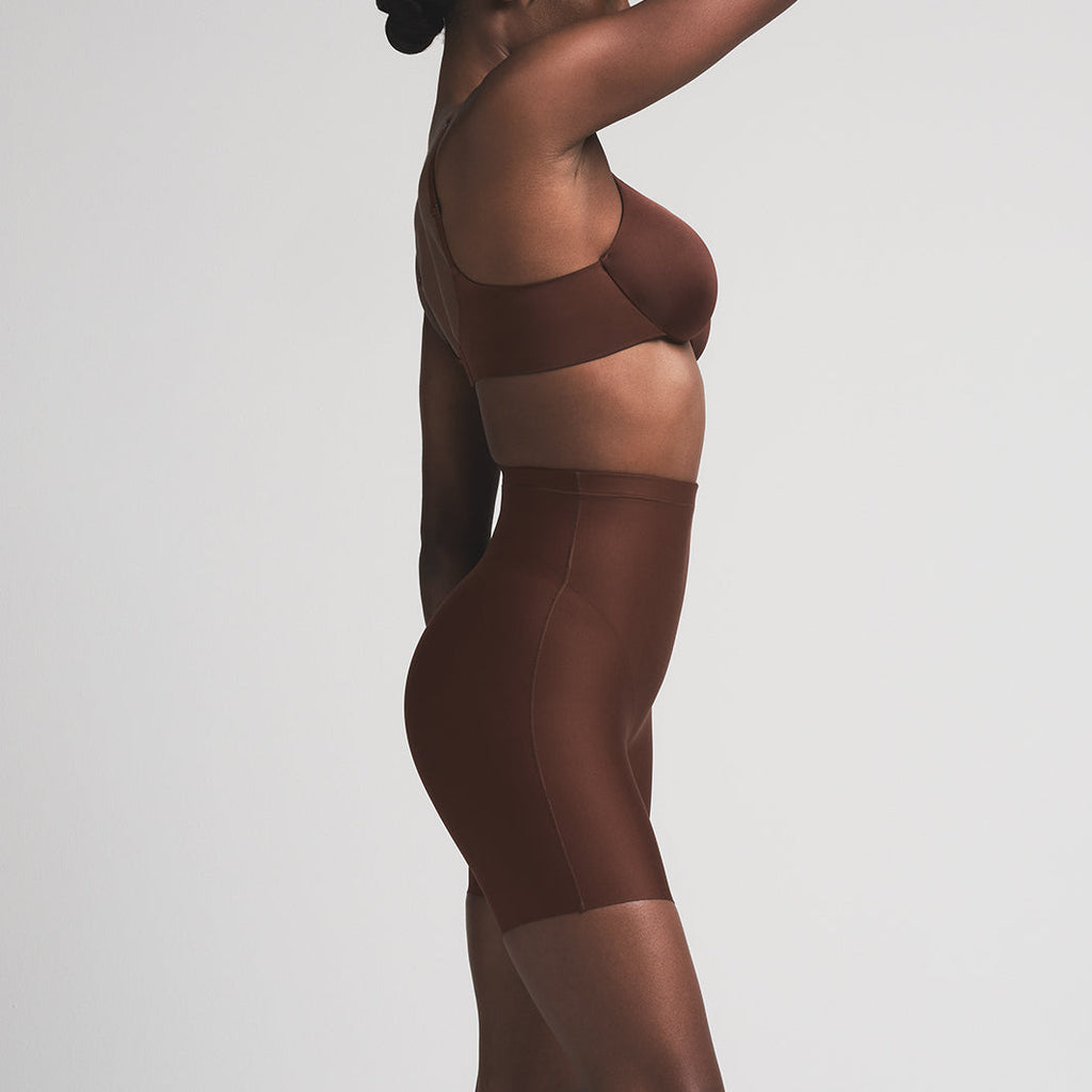 SKIMS BODY CORE SCULPT MID RISE SHORT | COCOA