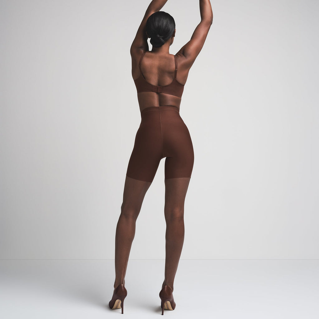 SKIMS BODY CORE SCULPT MID RISE SHORT | COCOA