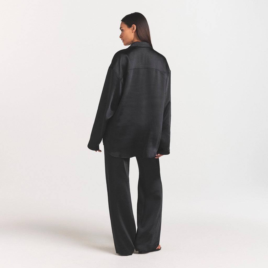 LIGHTWEIGHT SATIN OVERSIZED SHIRT | OBSIDIAN