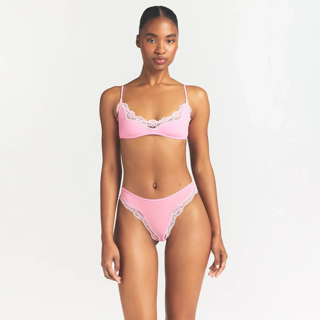 FITS EVERYBODY LACE TANGA | BUBBLE GUM TONAL