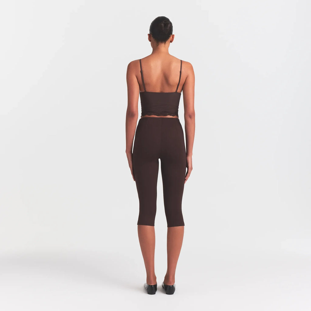 THE ESSENTIAL COLLECTION HIGH-WAISTED CAPRI | ESPRESSO