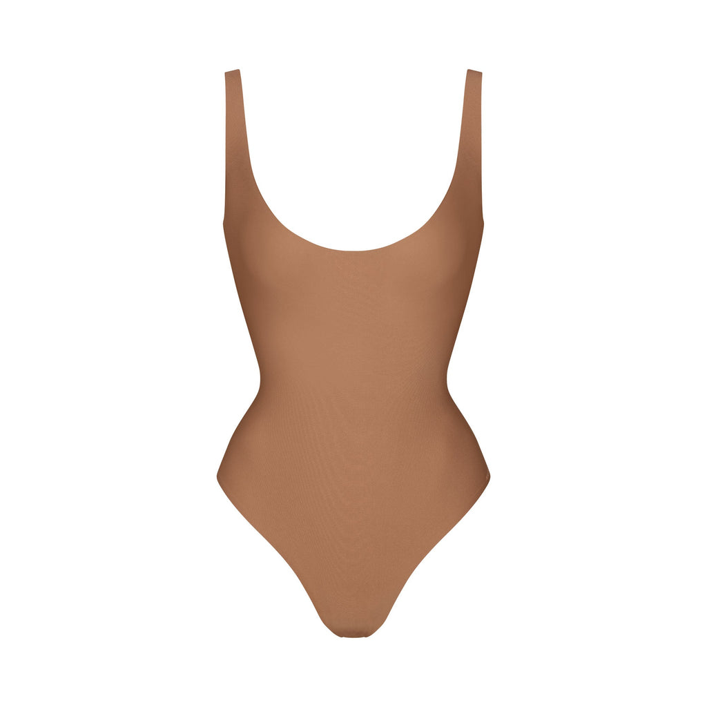 SKIMS BODY SCOOP LOW BACK THONG BODYSUIT | SIENNA