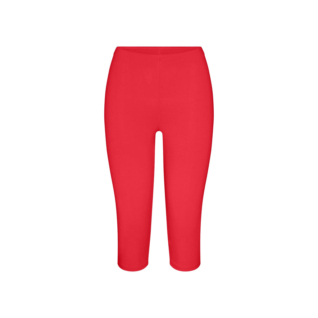 SMOOTH LAYERS HIGH-WAISTED CAPRI | CARMINE