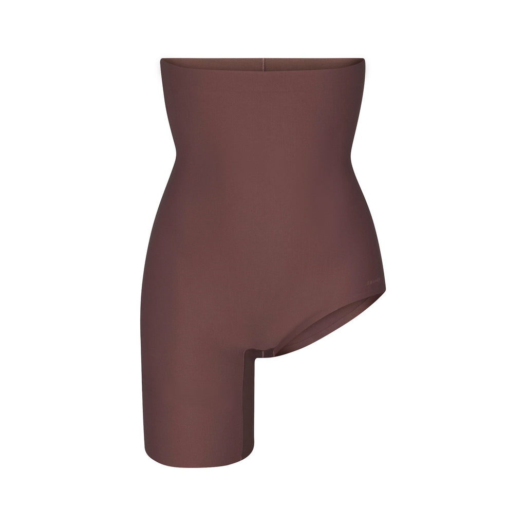 SKIMS BODY LEFT LEG SOLUTION SHORT | COCOA