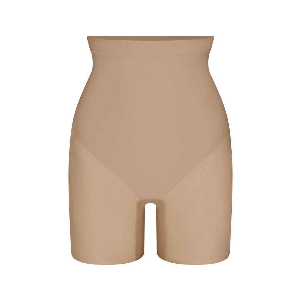 SKIMS BODY CORE SCULPT MID RISE SHORT | CLAY