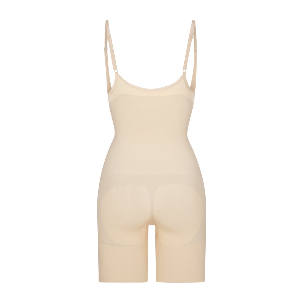 SEAMLESS SCULPT BUTT LIFTING OPEN BUST BODYSUIT | SAND