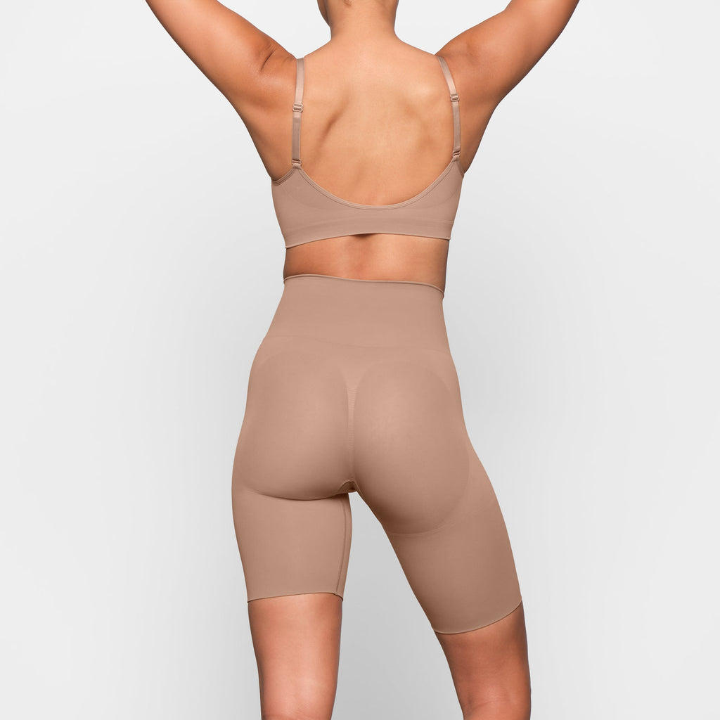 SEAMLESS SCULPT BUTT LIFTING SHORT | SIENNA